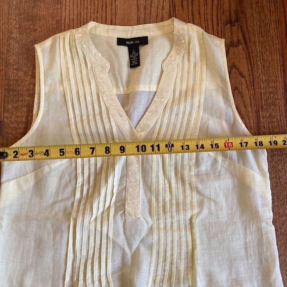 Style & Co. Soft Yellow V-Neck Long Line Eyelet Sleeveless Top Size Small - Picture 9 of 12